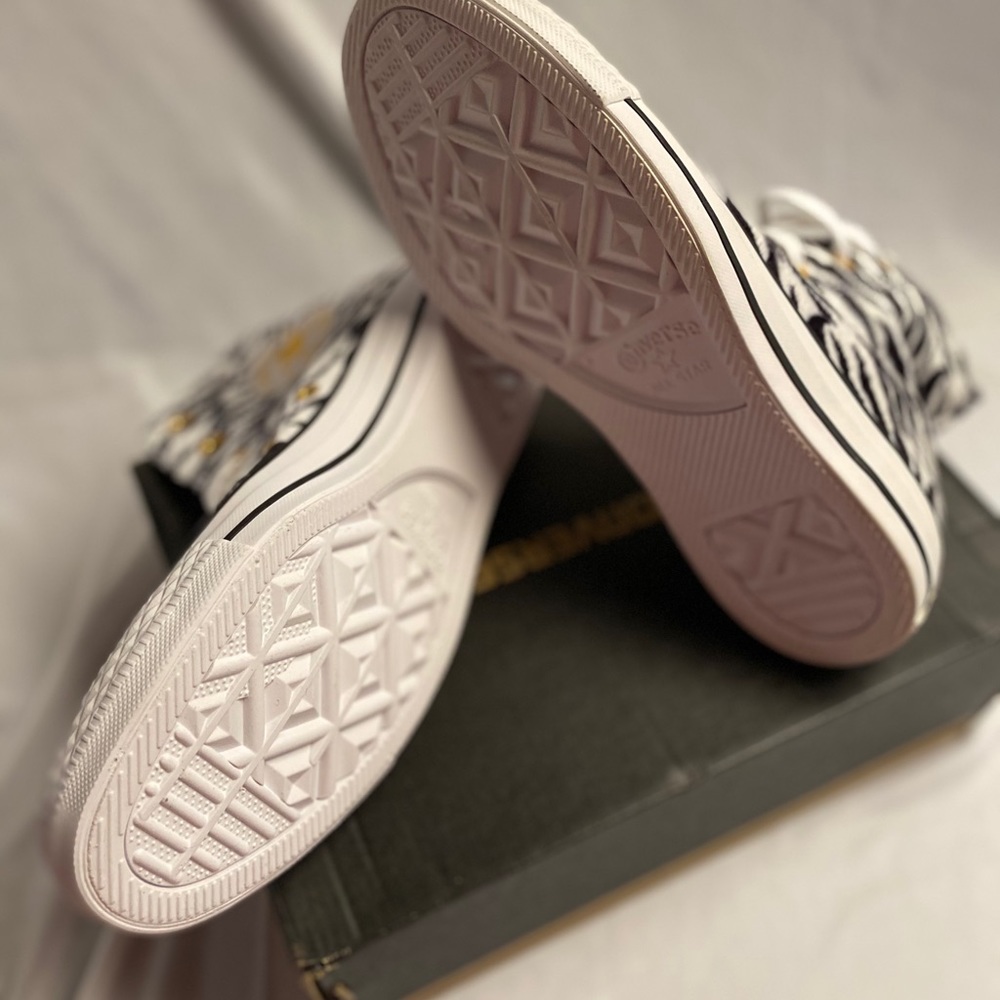 Converse Hi - Picture 3 of 3